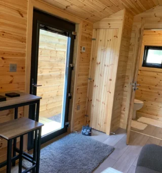 8BDE4C1B-62D9-40FD-B6AB-F00272EE2CEC