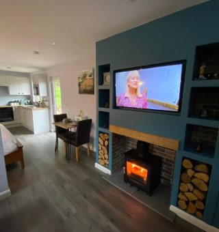 9C705508-E1D3-48C9-822E-2455694FCA9B